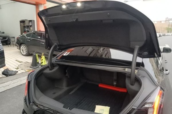 Cadillac CT4 2021, 83900 км, за 14114 USD - фото 22