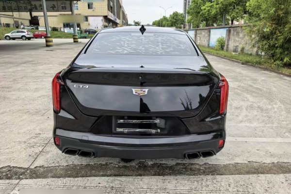 Cadillac CT4 2022, 31900 км, за 18115 USD