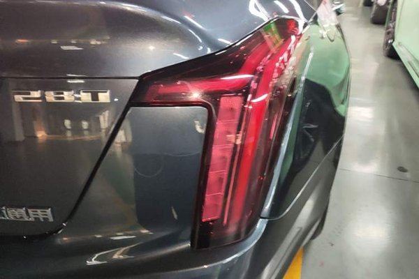 Cadillac CT5 2022, 56400 км, за 21488 USD
