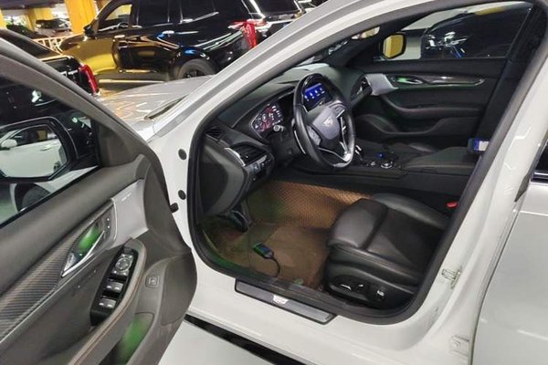 Cadillac CT5 2022, 56700 км, за 26352 USD - фото 24