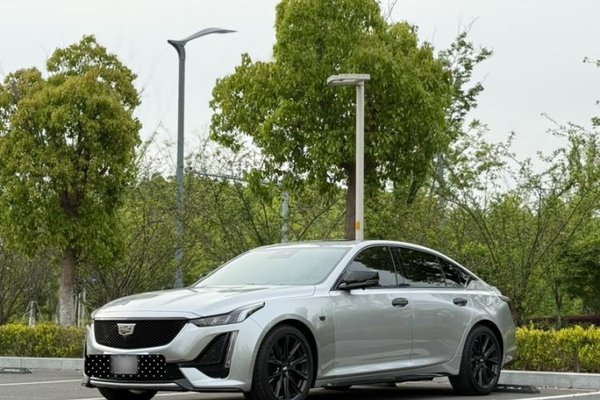 Cadillac CT5 · 2022 год