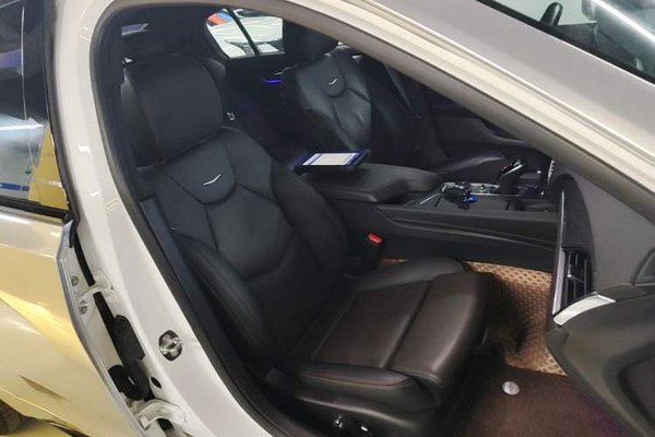Cadillac CT5 2022, 56700 км, за 26352 USD - фото 28