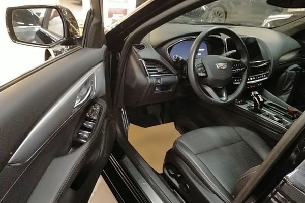 Cadillac CT5 2023, 34800 км, за 24546 USD - фото 18