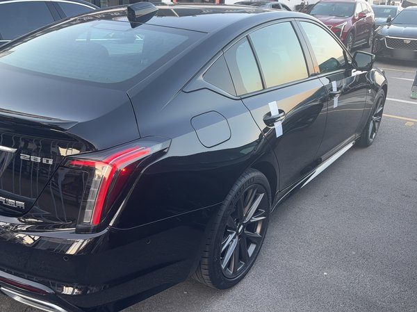 Cadillac CT5 2024, 12900 км, за 32138 USD