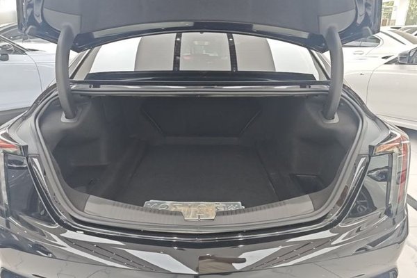Cadillac CT5 2024, 25099 км, за 29896 USD