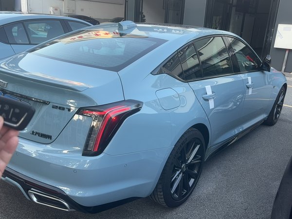 Cadillac CT5 2025, 11000 км, за 35846 USD