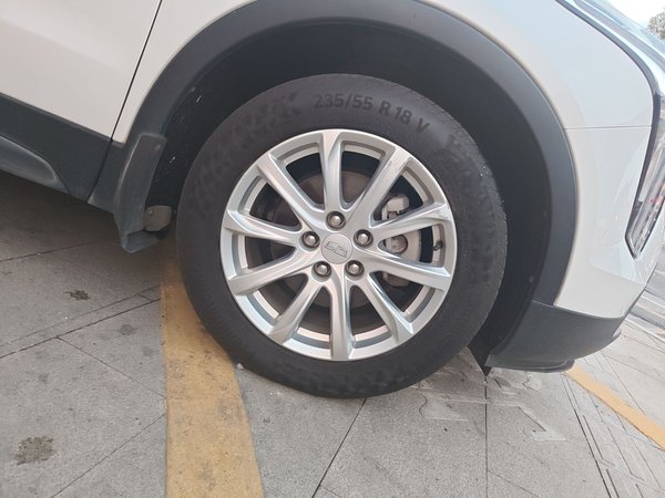 Cadillac XT4 2018, 102300 км, за 13148 USD