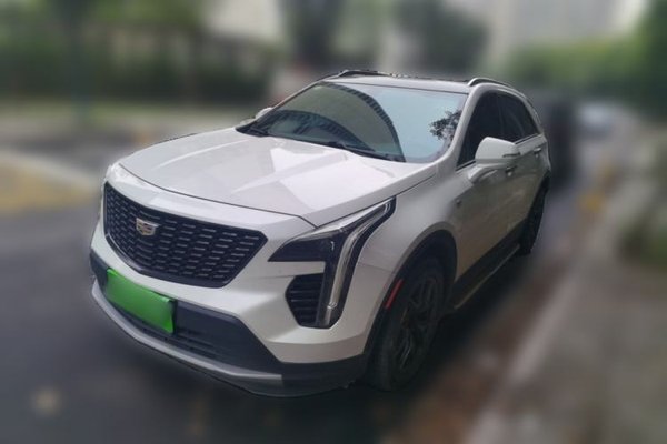 Cadillac XT4 · 2018 год