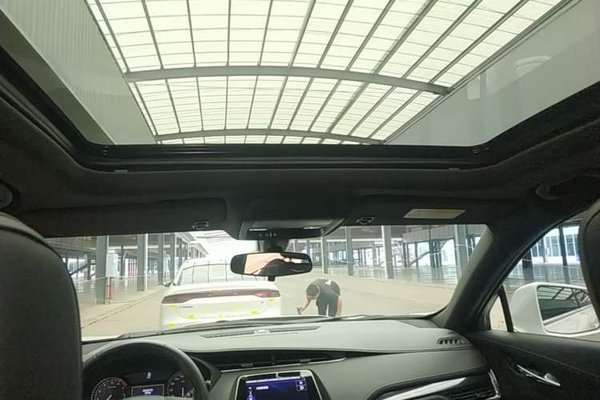 Cadillac XT4 2022, 45599 км, за 16993 USD - фото 21