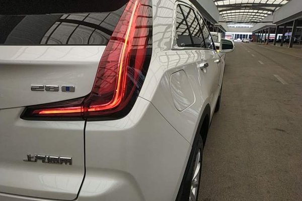 Cadillac XT4 2022, 45599 км, за 16993 USD - фото 7