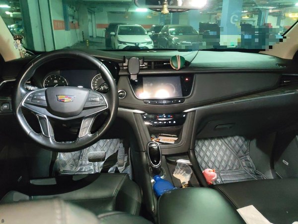 Cadillac XT5 2018, 113500 км, за 12390 USD
