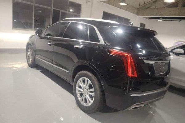 Cadillac XT5 2022, 110400 км, за 20765 USD