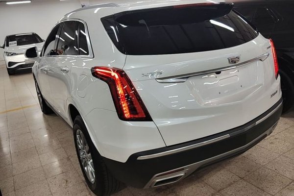 Cadillac XT5 2023, 29400 км, за 26003 USD