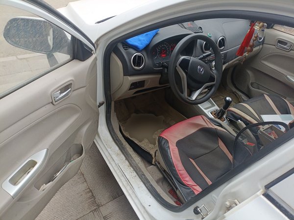Changan Alsvin V3 2015, 125500 км, за 2305 USD - фото 17