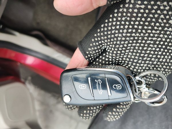 Changan Alsvin V3 2015, 60300 км, за 2725 USD - фото 9