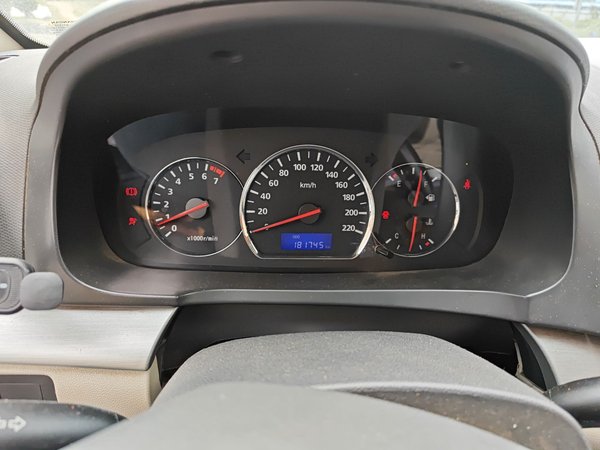 Changan Alsvin V3 2012, 181700 км, за 2433 USD - фото 12