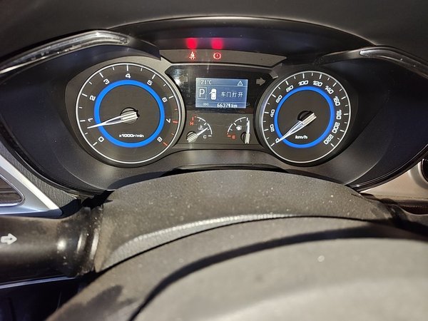 CHANGAN Alsvin V7 2015, 66300 км, за 2542 USD - фото 12