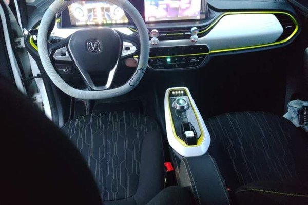 CHANGAN Benni E-Star 2020, 43200 км, за 6544 USD - фото 12