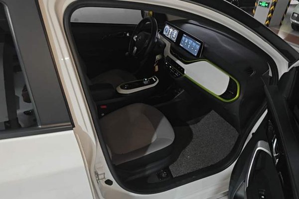 CHANGAN Benni E-Star 2022, 51900 км, за 7276 USD - фото 1