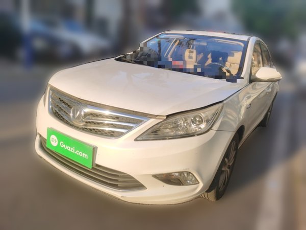 CHANGAN Eado · 2015 год