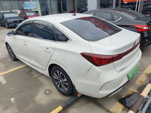 CHANGAN Eado · 2023 год