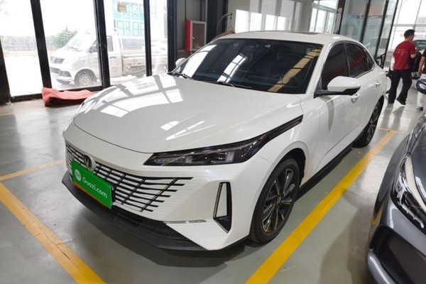 CHANGAN Eado · 2025 год