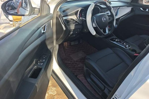 CHANGAN Eado New Energy 2022, 25900 км, за 8993 USD - фото 18