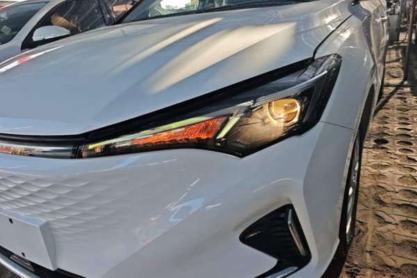 CHANGAN Eado New Energy 2022, 25900 км, за 8993 USD - фото 8