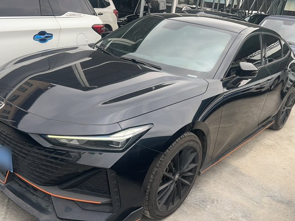 CHANGAN UNI-V 2022, 29400 км, за 12458 USD