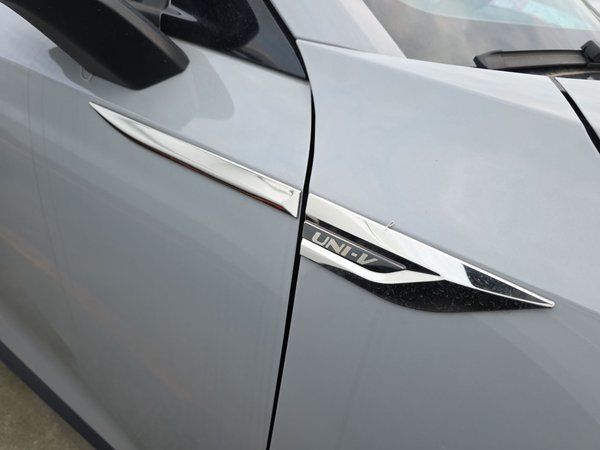 CHANGAN UNI-V 2022, 29400 км, за 12458 USD