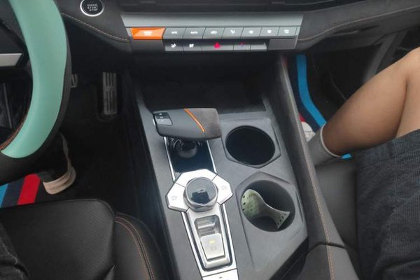 CHANGAN UNI-V 2022, 17200 км, за 11314 USD - фото 15