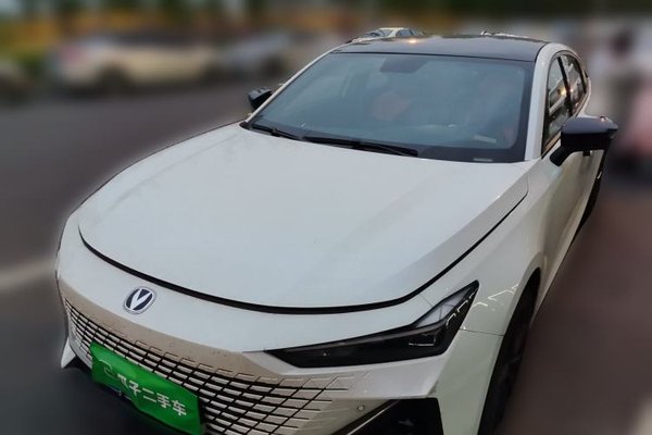 CHANGAN UNI-V · 2022 год