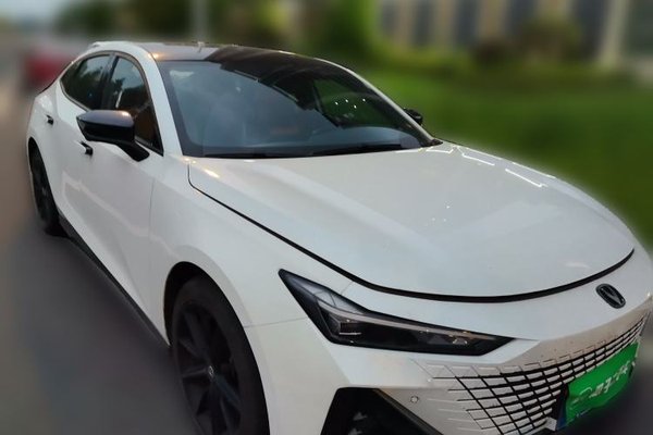 CHANGAN UNI-V 2022, 50900 км, за 8757 USD