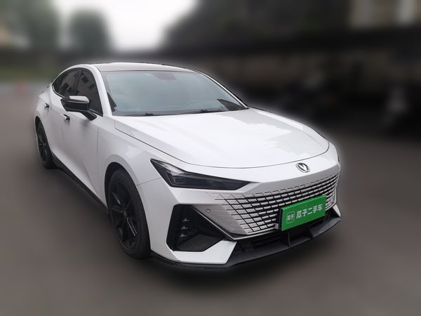 CHANGAN UNI-V 2022, 52600 км, за 9976 USD