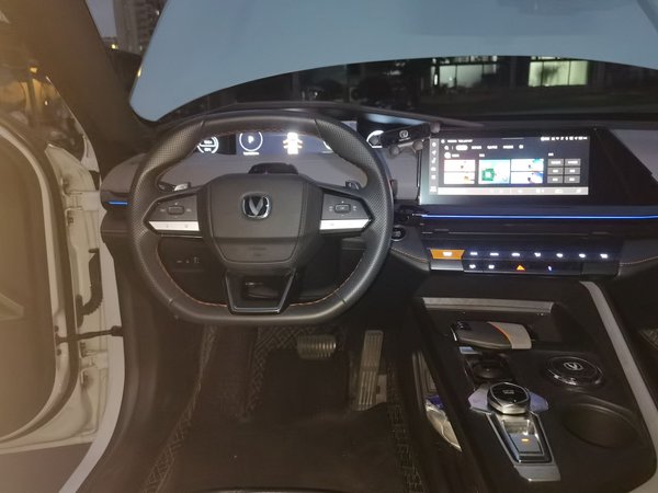 CHANGAN UNI-V 2022, 52600 км, за 9976 USD - фото 11