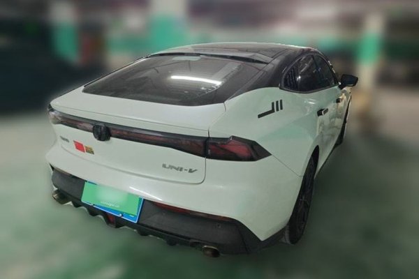 CHANGAN UNI-V 2022, 59900 км, за 11051 USD