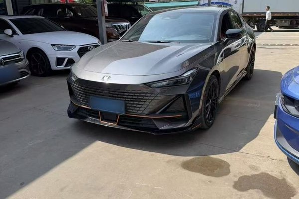 CHANGAN UNI-V 2023, 19000 км, за 14077 USD