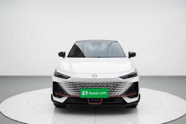 CHANGAN UNI-V 2023, 13000 км, за 12556 USD