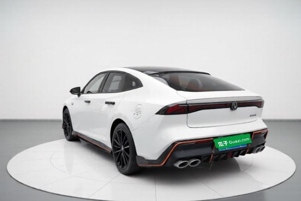 CHANGAN UNI-V 2023, 13000 км, за 12556 USD