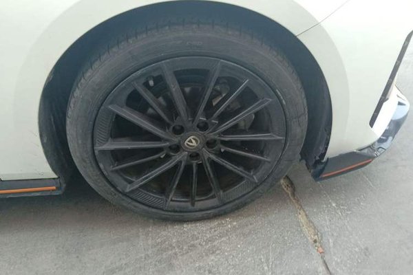 CHANGAN UNI-V 2023, 13000 км, за 12556 USD - фото 8