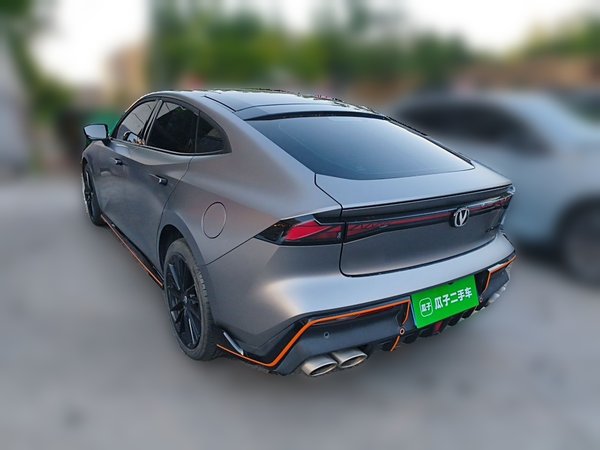 CHANGAN UNI-V 2023, 24400 км, за 11910 USD