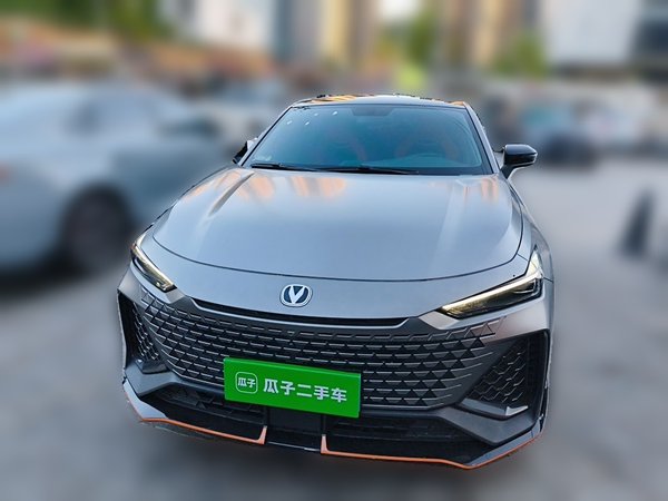 CHANGAN UNI-V 2023, 24400 км, за 11910 USD
