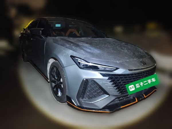 CHANGAN UNI-V 2023, 27400 км, за 11643 USD