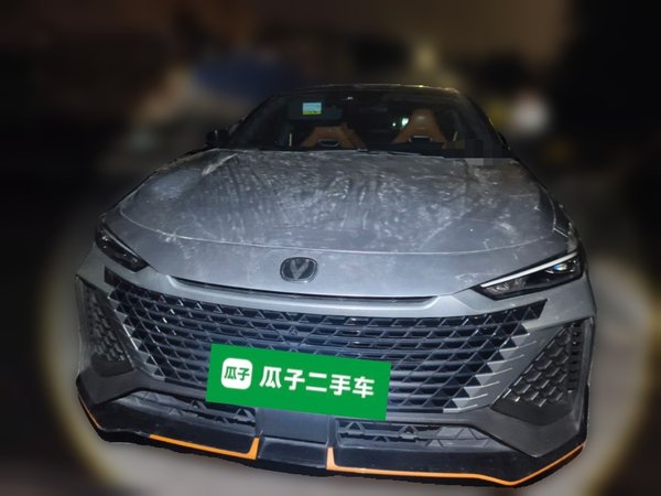 CHANGAN UNI-V 2023, 27400 км, за 11643 USD