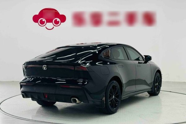 CHANGAN UNI-V iDD 2023, 46400 км, за 12328 USD