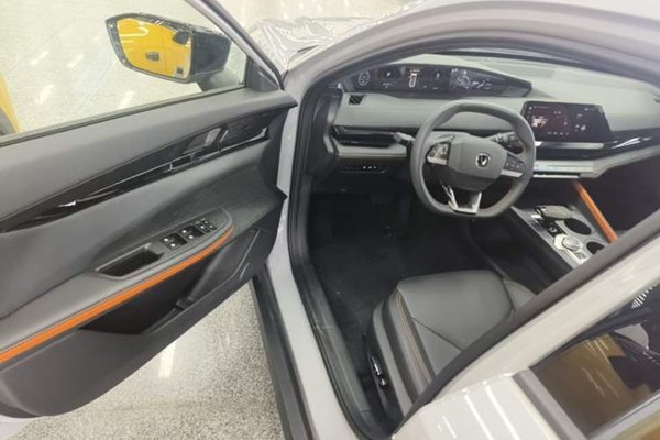 CHANGAN UNI-V iDD 2023, 1200 км, за 14923 USD - фото 24
