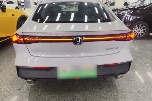 CHANGAN UNI-V iDD 2023, 1200 км, за 14923 USD