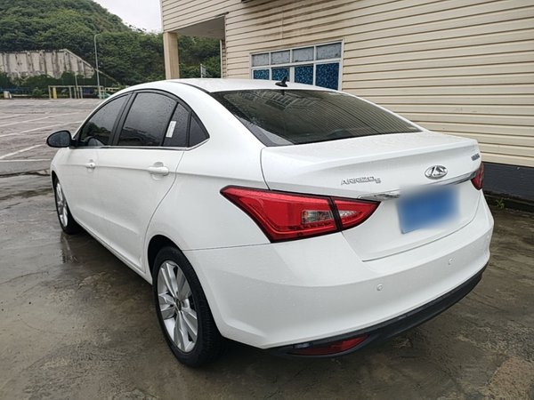 Chery Arrizo 5 2016, 106300 км, за 4204 USD