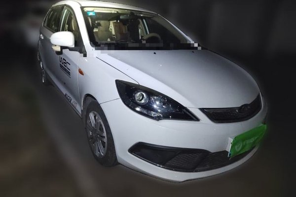 Chery Fengyun 2 2015, 27700 км, за 9999999 USD