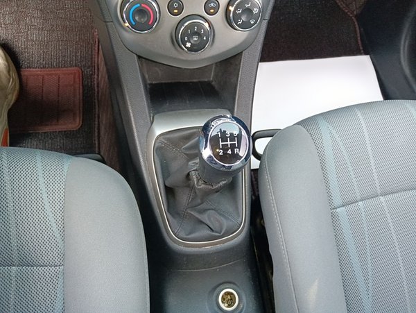 Chevrolet Aveo Sonic 2014, 99400 км, за 3679 USD - фото 12